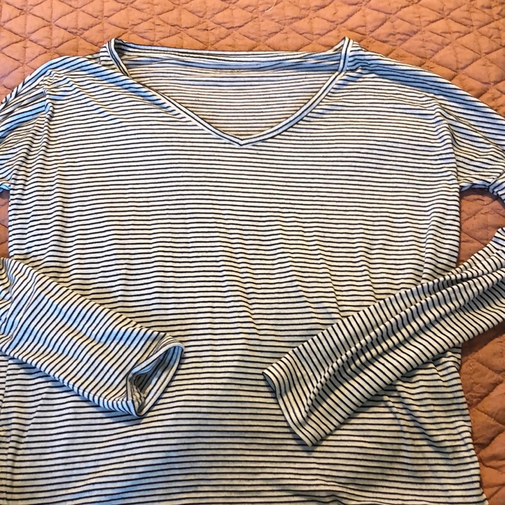Mudd V-Neck Long Sleeve